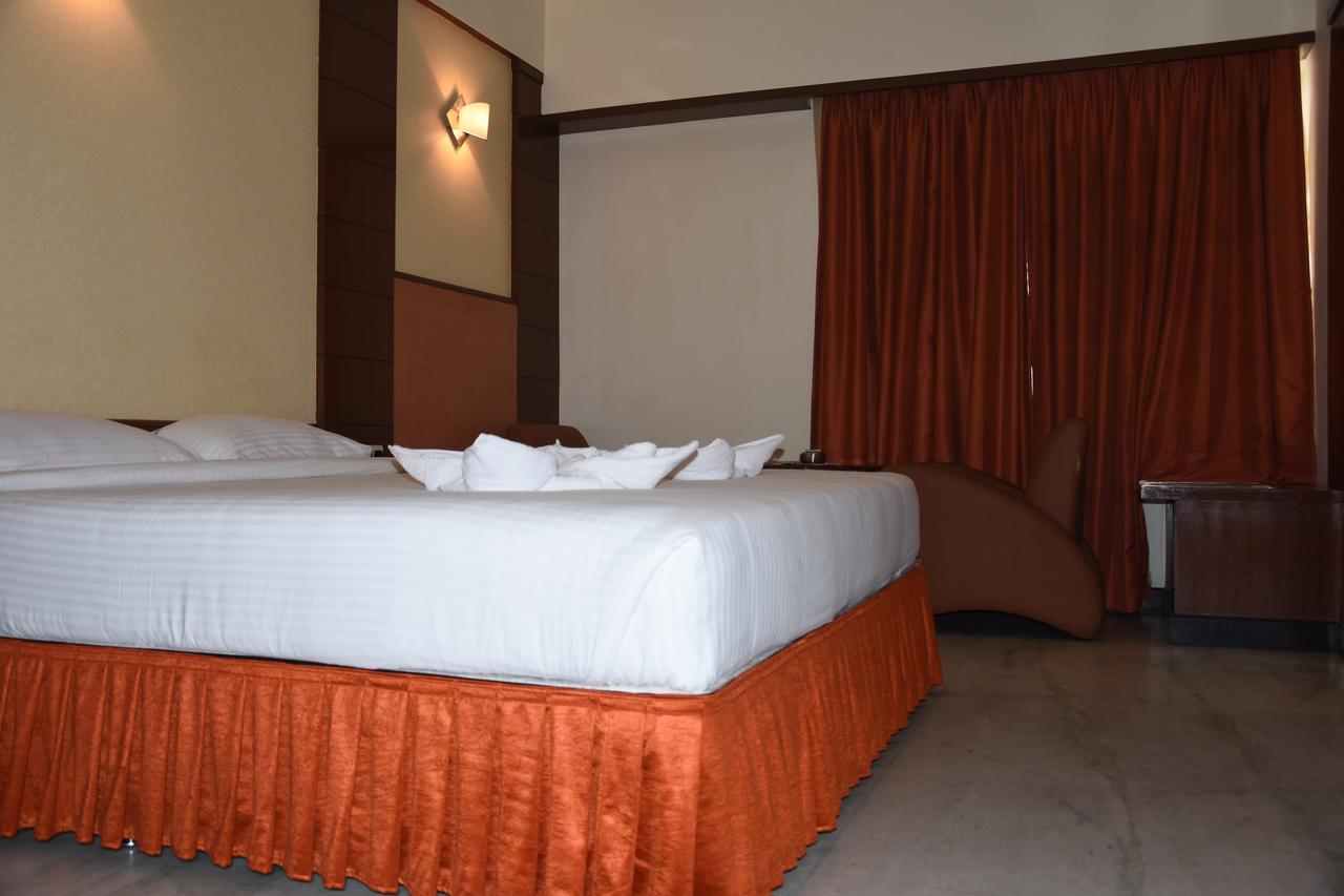 Ulo Chennai Deluxe Hotel Exterior foto